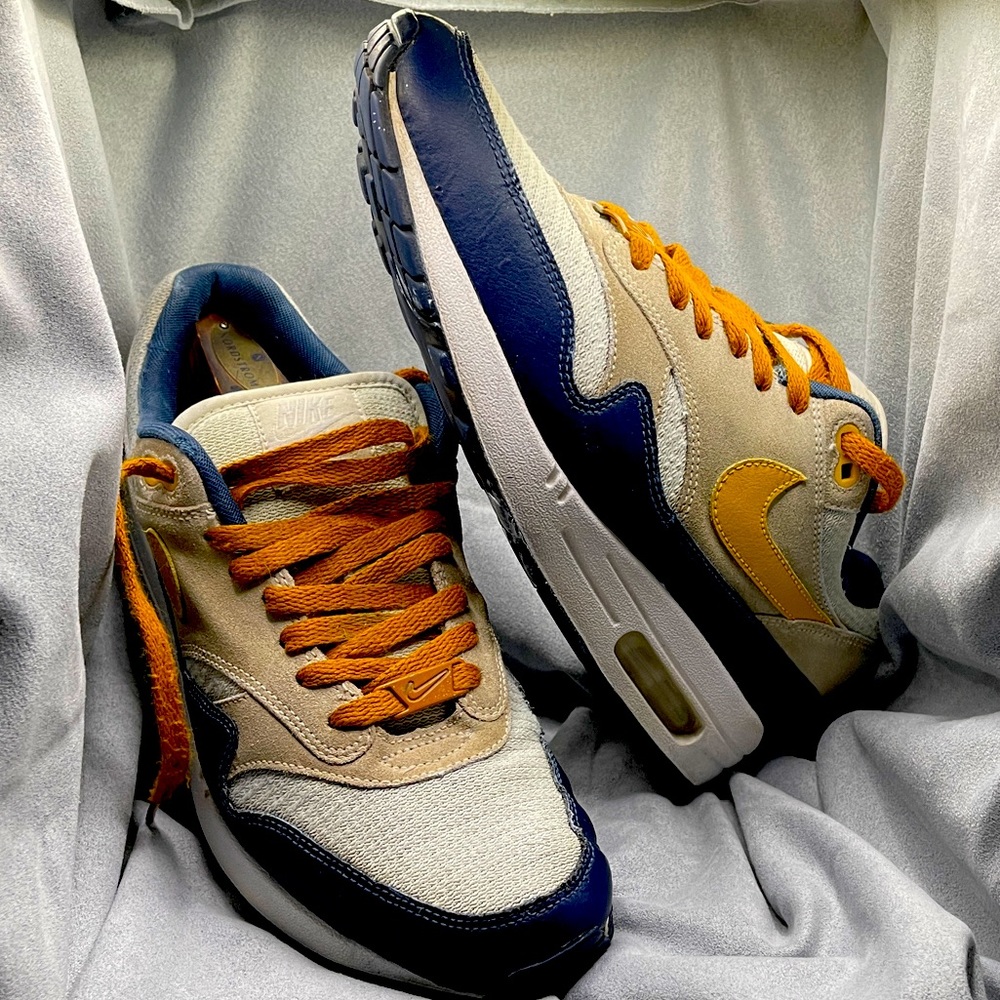 Nike air max suade